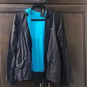 Oakley hooded multi season windbreaker, fully lined jacket
